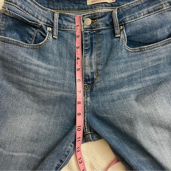Levi's 721 High-rise Skinny Red Tag Denim Jeans, Size 31 - Picture 14 of 15